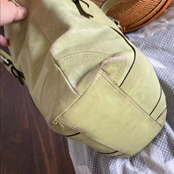 Elegant Green Tote Bag - Picture 7 of 8